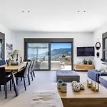 Antigone Luxury Retreat Villa *