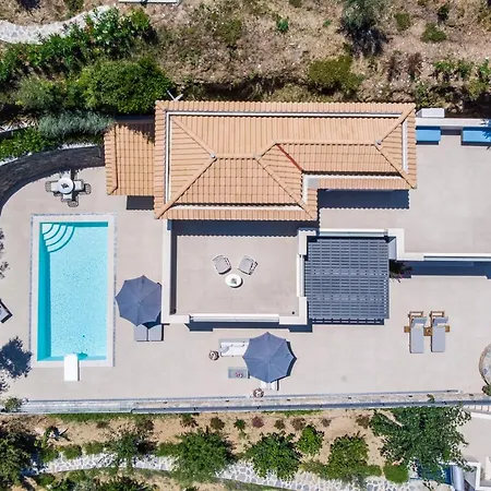 Antigone Luxury Retreat *