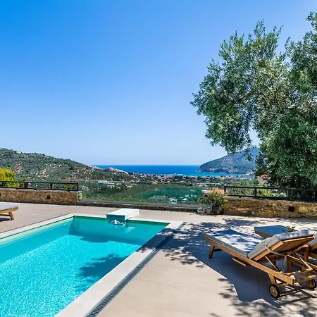 Antigone Luxury Retreat *