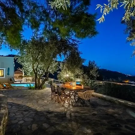 Antigone Luxury Retreat וילה