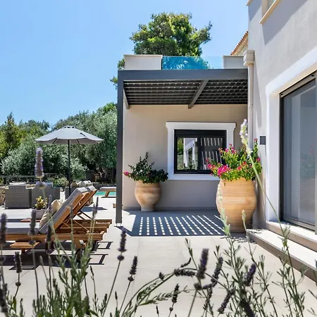 Antigone Luxury Retreat * Скопелос