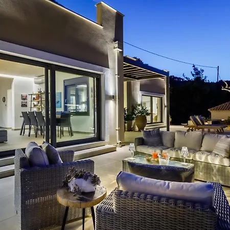 Antigone Luxury Retreat * סקופלוס טאון