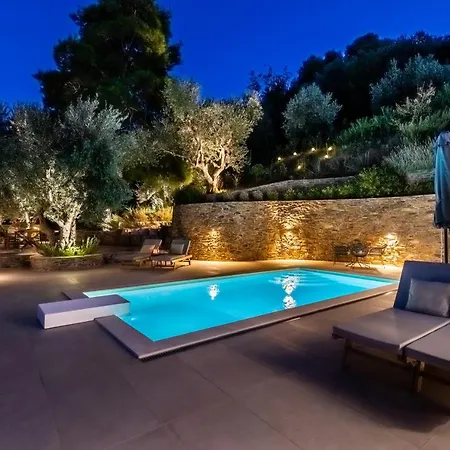 Antigone Luxury Retreat * 스코펠로스 타운