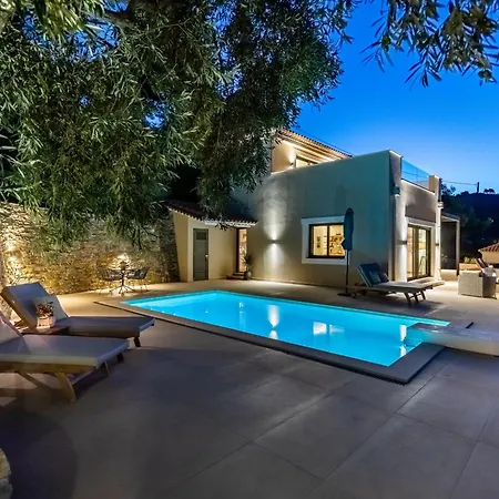 Antigone Luxury Retreat *