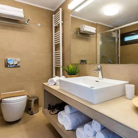 Antigone Luxury Retreat