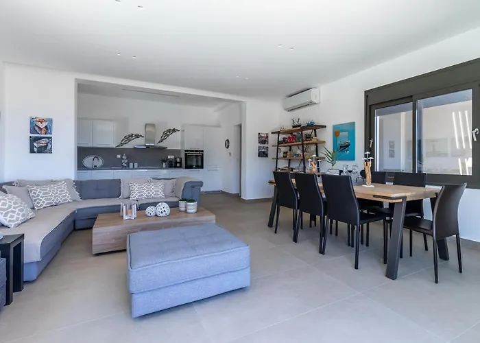 Antigone Luxury Retreat Villa *