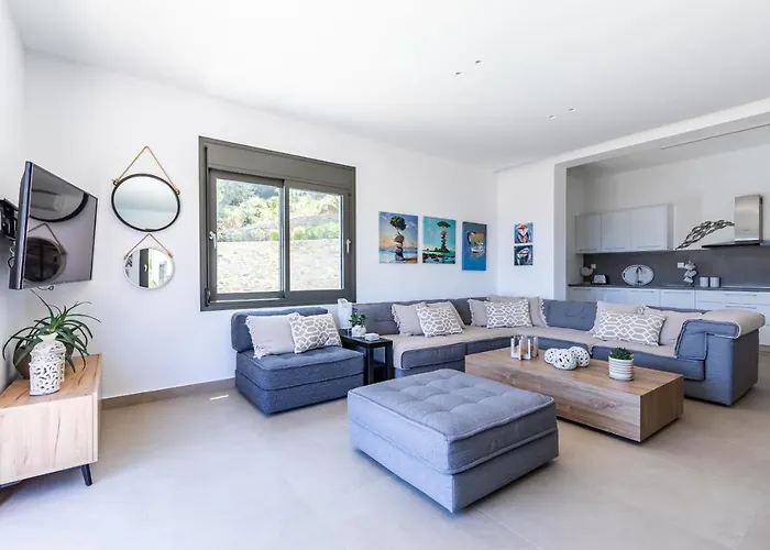 Antigone Luxury Retreat Villa *